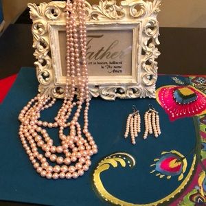 🌸Pale pink Faux pearl Necklace and Earring set🌺